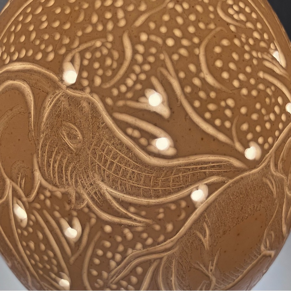 Carved OSTRICH EGG / Giraffe & TWO ELEPHANTS Walking In Savannah / SOUTH AFRICA - Picture 8 of 11